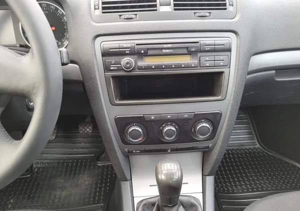 Skoda Octavia cena 24990 przebieg: 179000, rok produkcji 2011 z Kutno małe 466